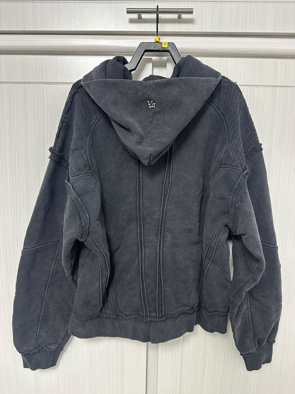 HOODIE BATMAN ARMORED ZIP UP- BLACK WASH