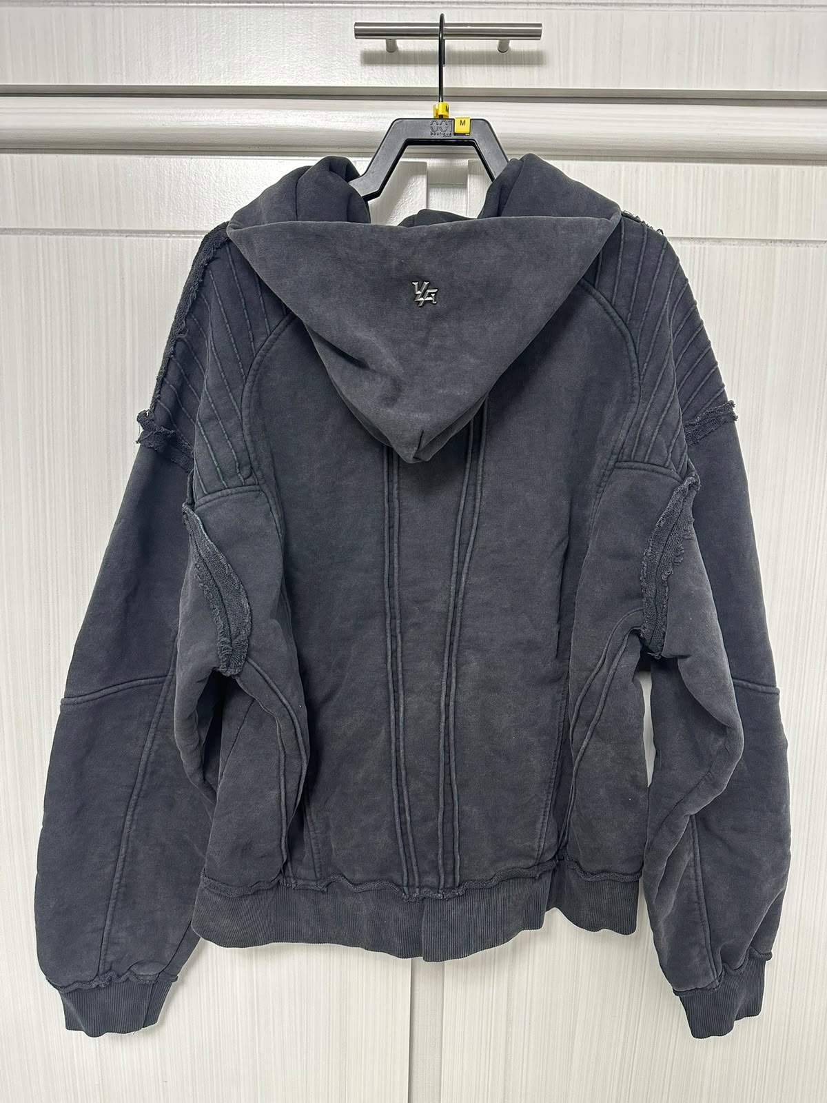 HOODIE BATMAN ARMORED ZIP UP- BLACK WASH