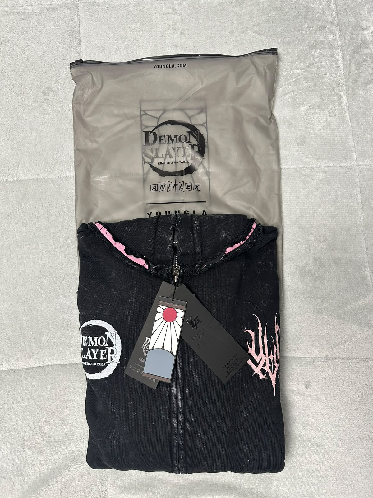 HOODIE DEMON SLAYER ZIP UP -NEZUKO