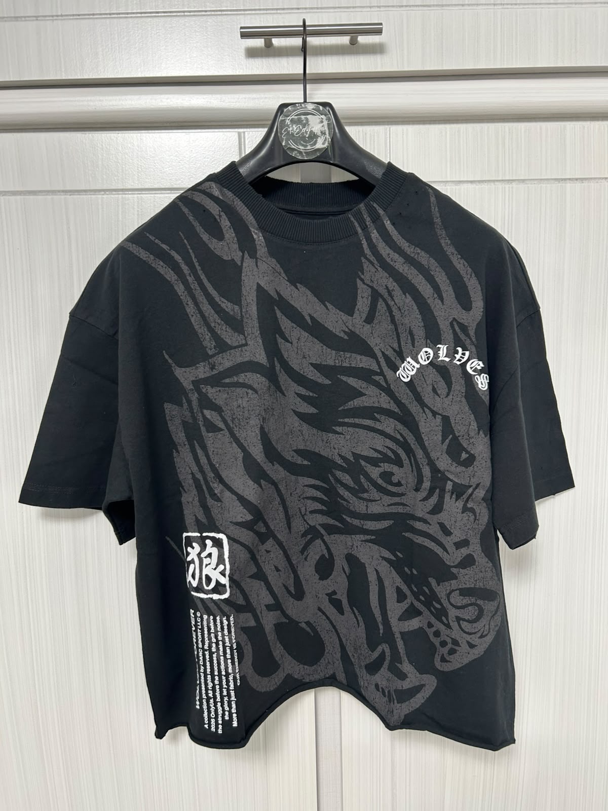 DARC SPORTS OKAMI INFERNO DISTRESSED CUT TEE