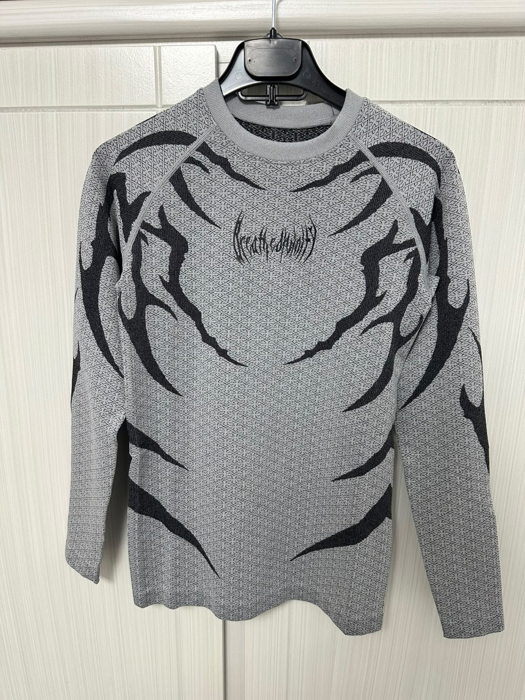 BREATHEDIVINITY DOOMTECH ARMORED LONGSLEEVE-DIVINE WHITE