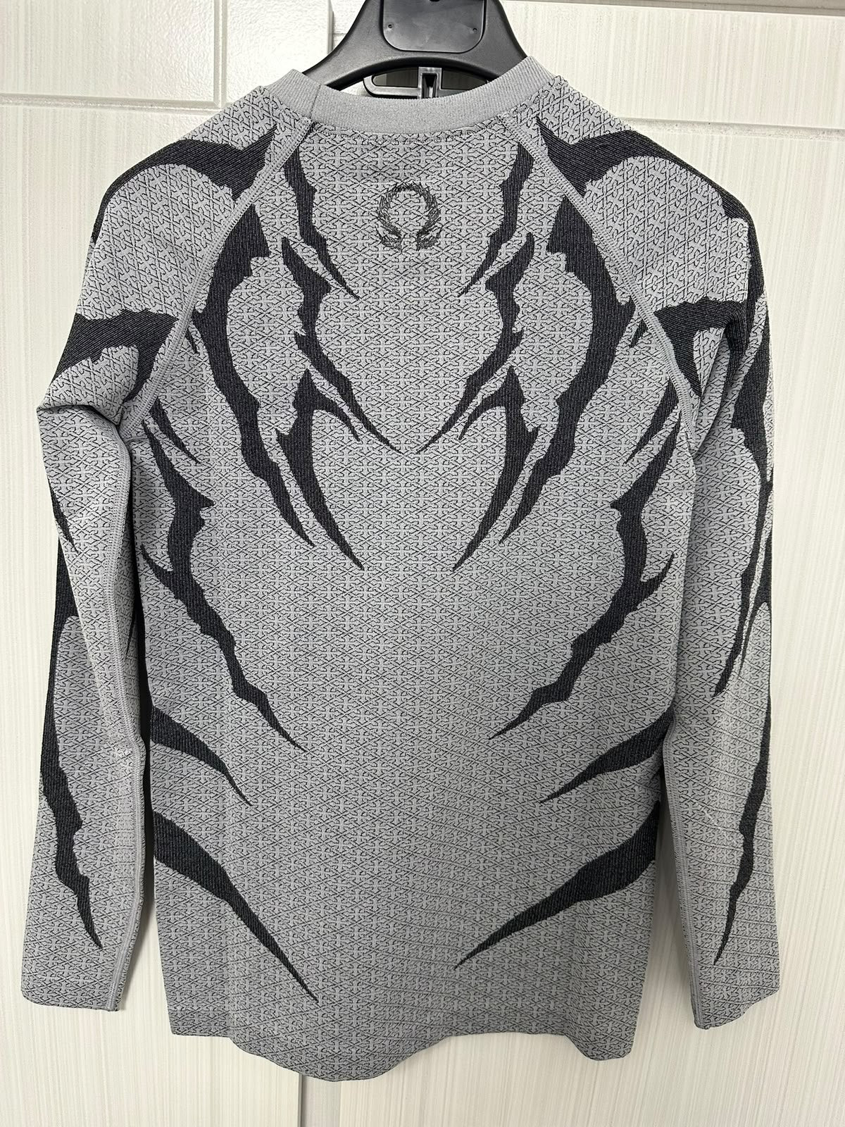BREATHEDIVINITY DOOMTECH ARMORED LONGSLEEVE-DIVINE WHITE